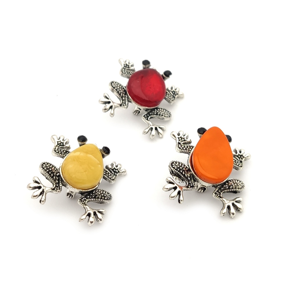Брошь "Лягушка" янтарь